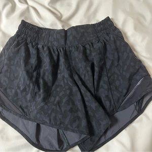 Lululemon Hotty Hot Short 4”